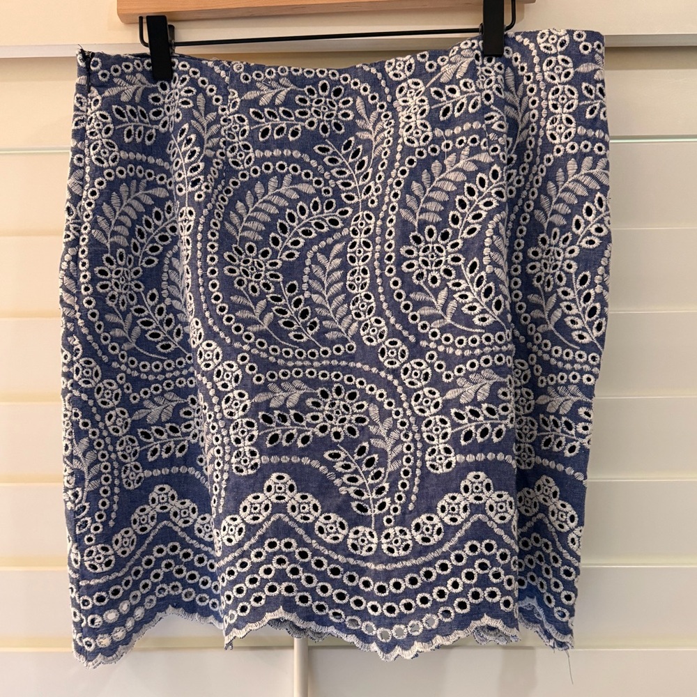 Ann Taylor LOFT Blue and White Embroidered Skirt - Picture 2 of 7